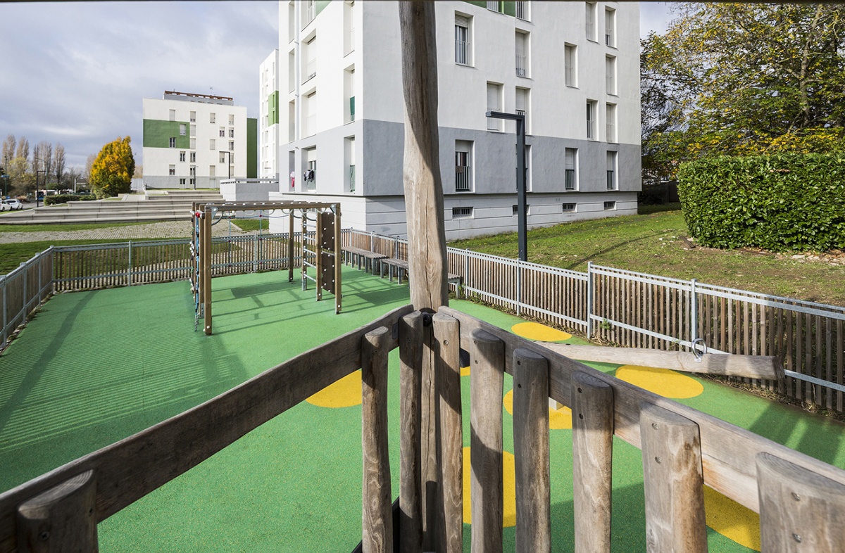 R�habilitation de 213 logements sociaux + am�nagement paysager � Vaires-sur-Marne : A42-Vaires-Paul Algis-Jeux