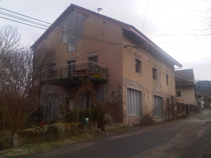 Kirsten, Clyde et Clo : Vue de la rue