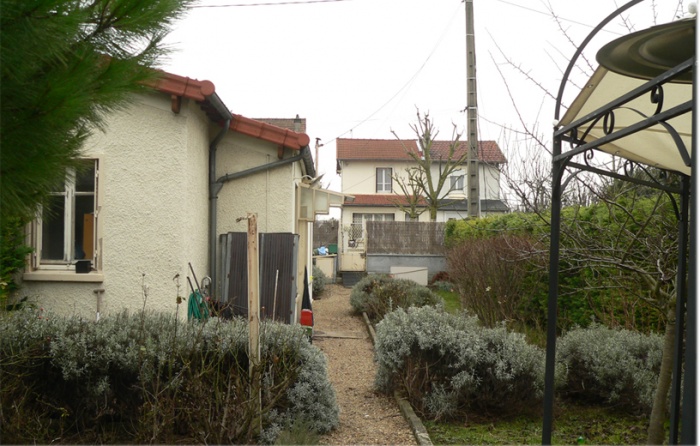 Sur�l�vation, extension et r�am�nagement d'une maison : B2